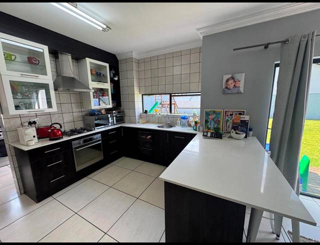 4 BEDROOM PROPERTY TO RENT IN MIDSTREAM HILL